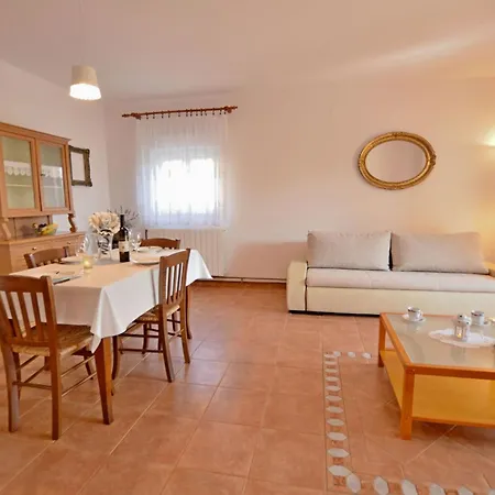 Mediteraneo Apartment *